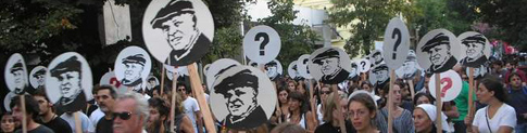 Foto: Indymedia La Plata. Marcha por Julio Lopez en La Plata. 18/03/07